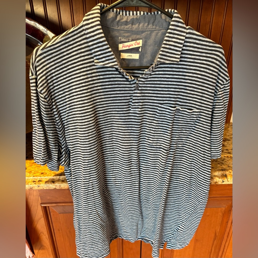 johnnie-O Men's “Hangin’ Out” Polo Shirts (3) in pink, Navy, & Light Gray. Large - Picture 4 of 4